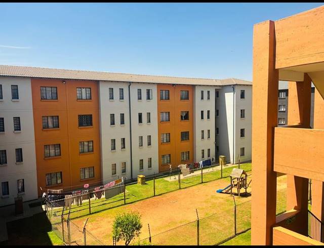 2 BEDROOM APARTMENT FOR SALE IN FLEURHOF